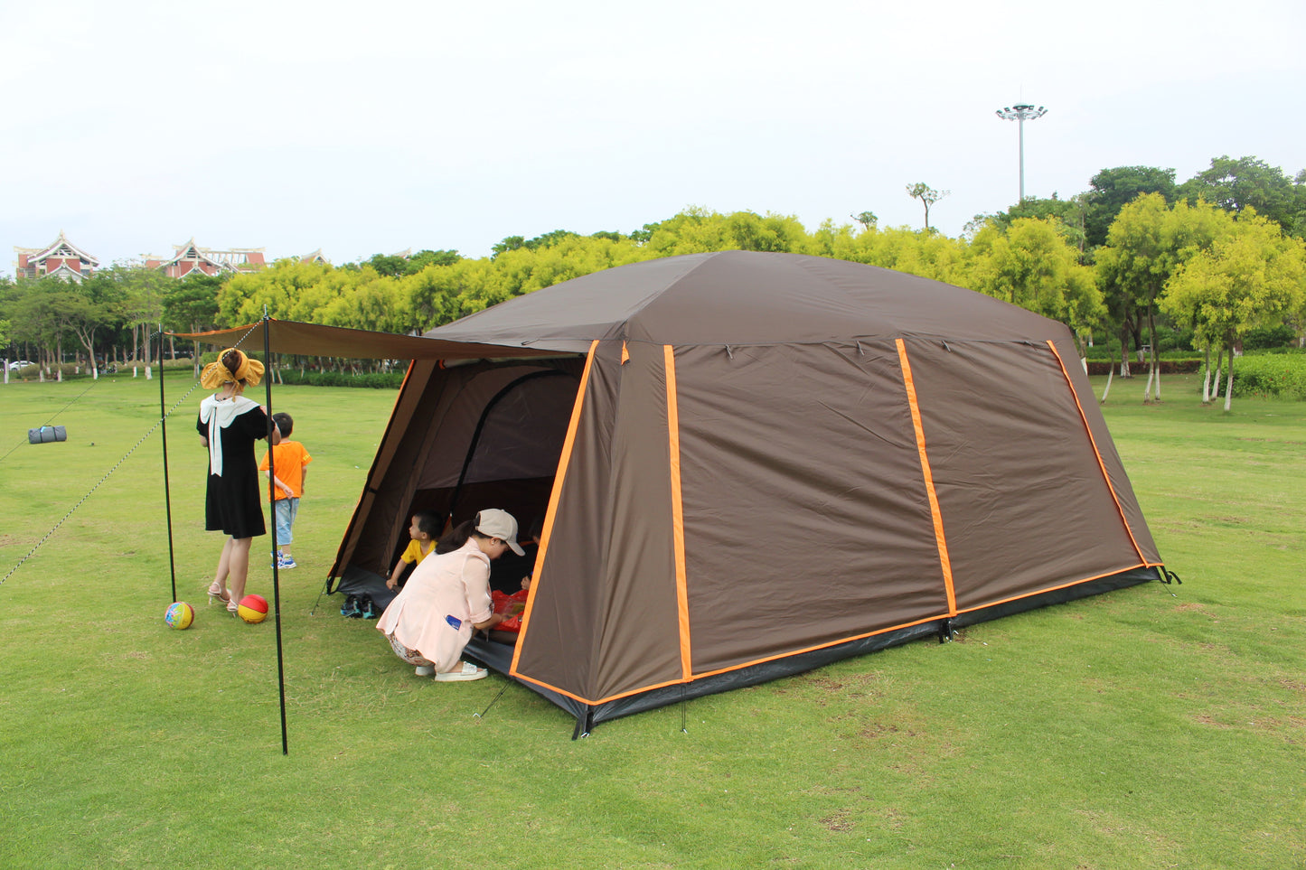 户外露营豪华充气帐篷